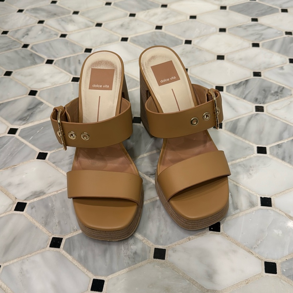 DV by Dolce Vita Dunkon Heels - Picture 4 of 8